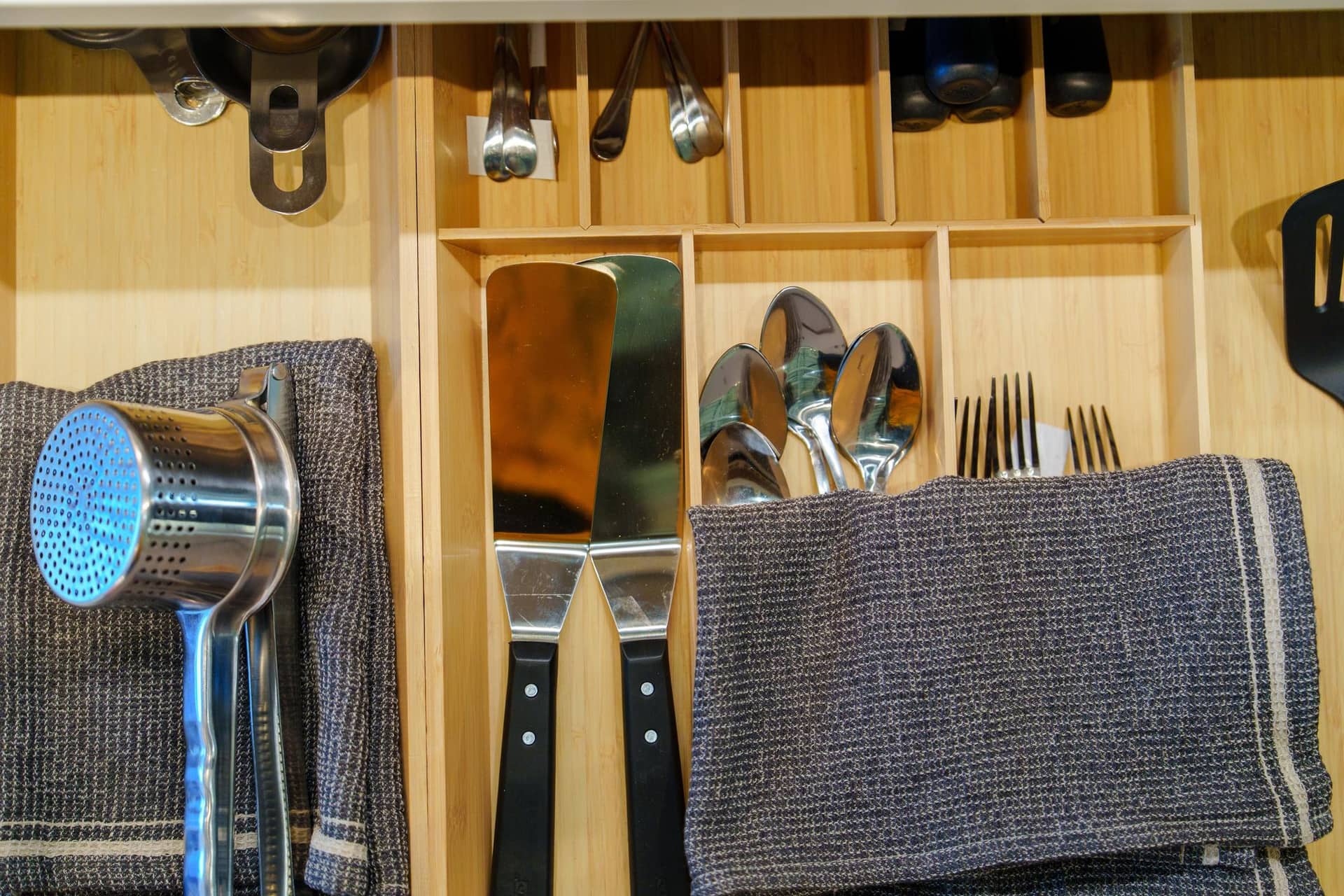 Illustration de la catégorie Organisateurs de tiroirs